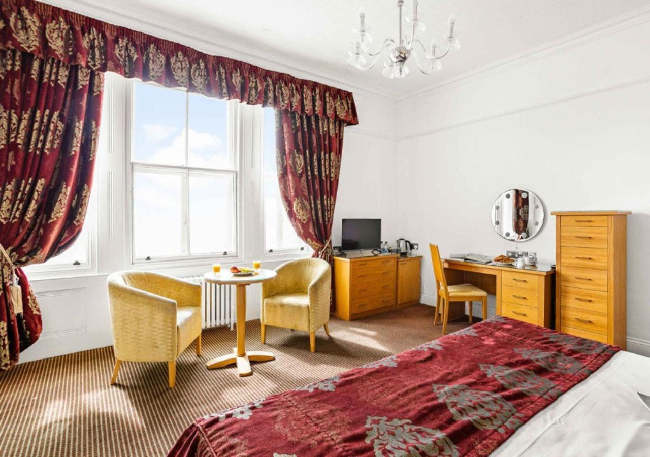 Hotel The 3*