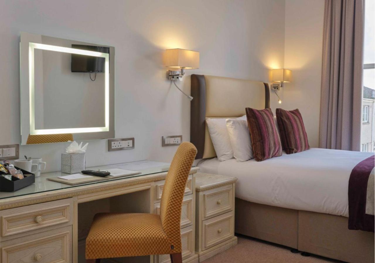 Hotel The