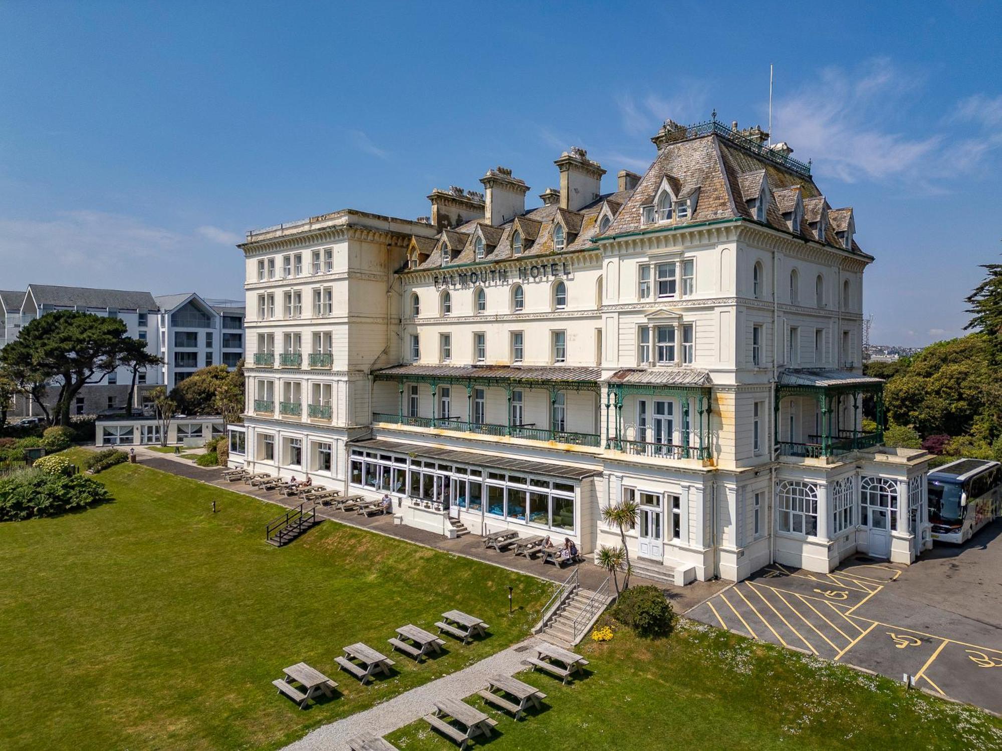 The Hotel 3*